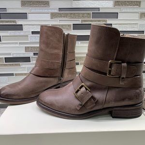 Treasure & Bond ‘Sabana’ Short Boot (women)